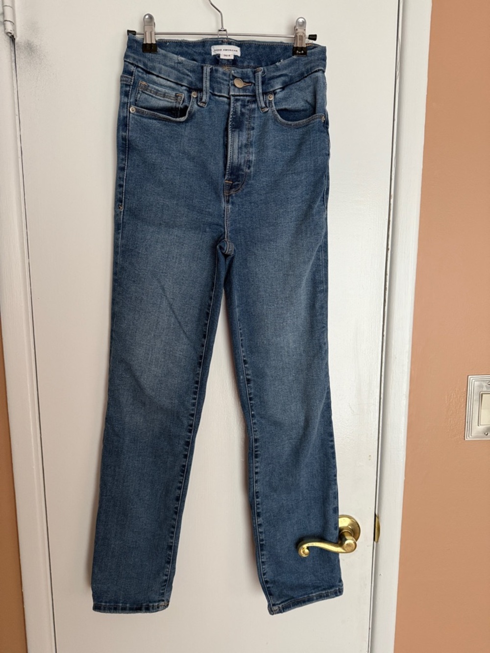 Good American Straight Leg Jeans in Indigo Blue